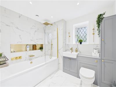 Principal Bathroom